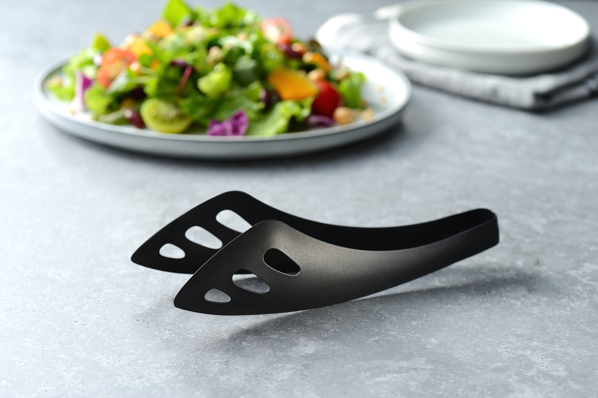 Serving Tongs Black