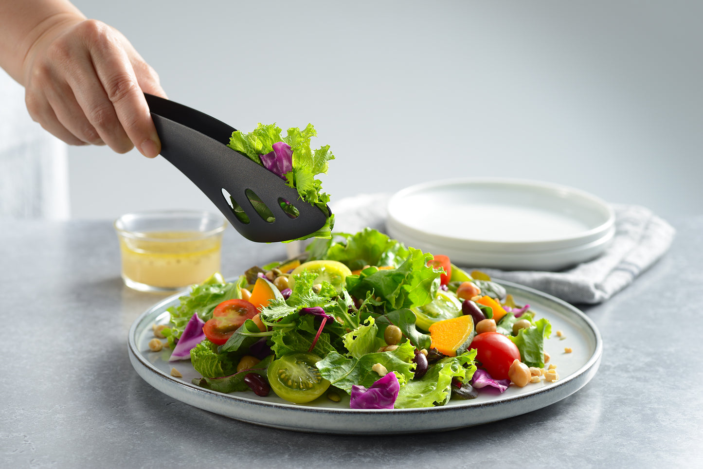 Serving Tongs Black_Salad