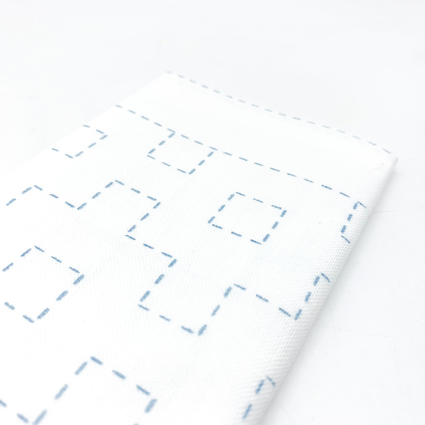 Sashiko Tea Towel 34x34cm - Kakuju Tsunagi (White)