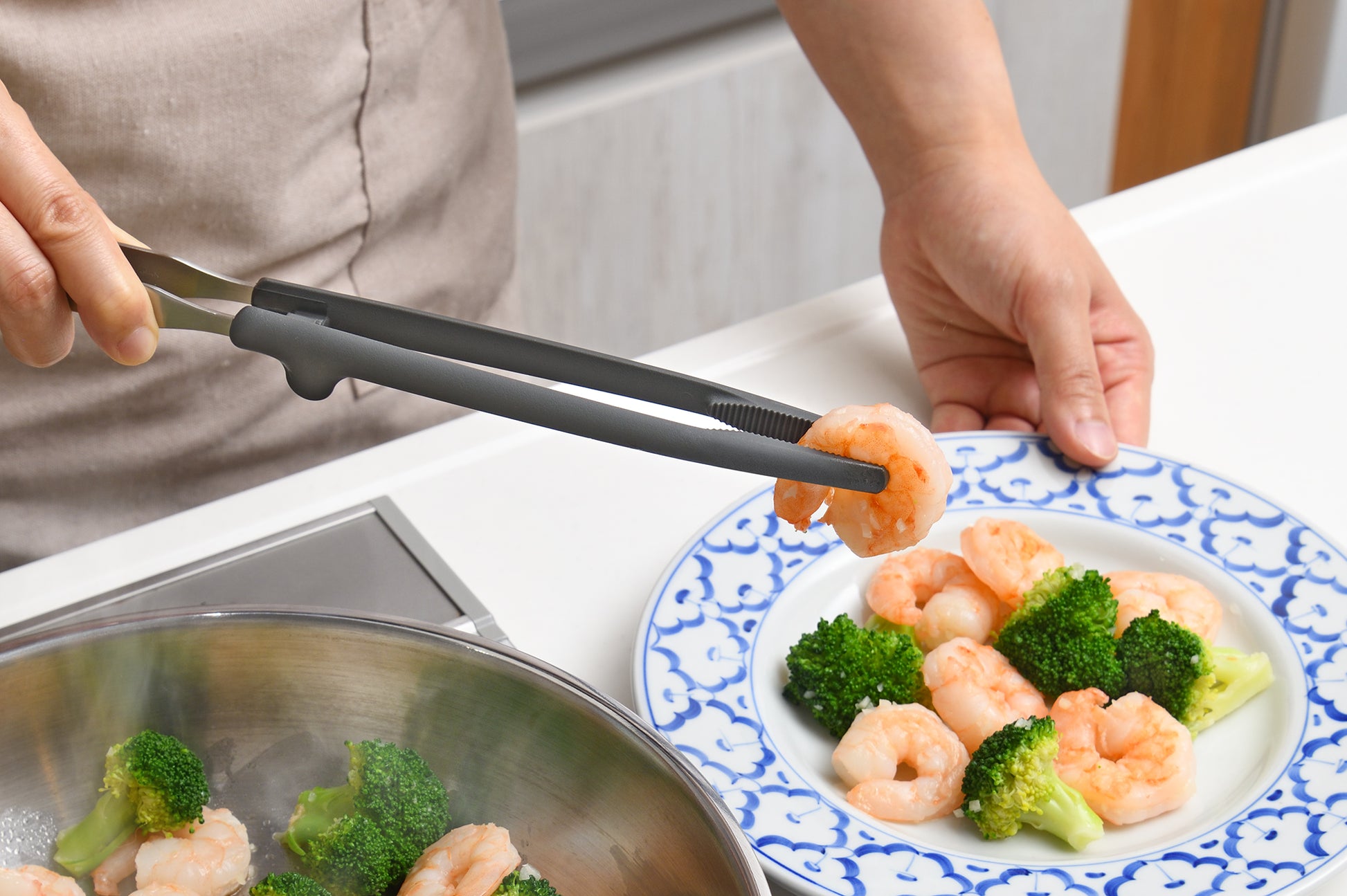 Precision Tongs / One Click  Cooking Chopsticks