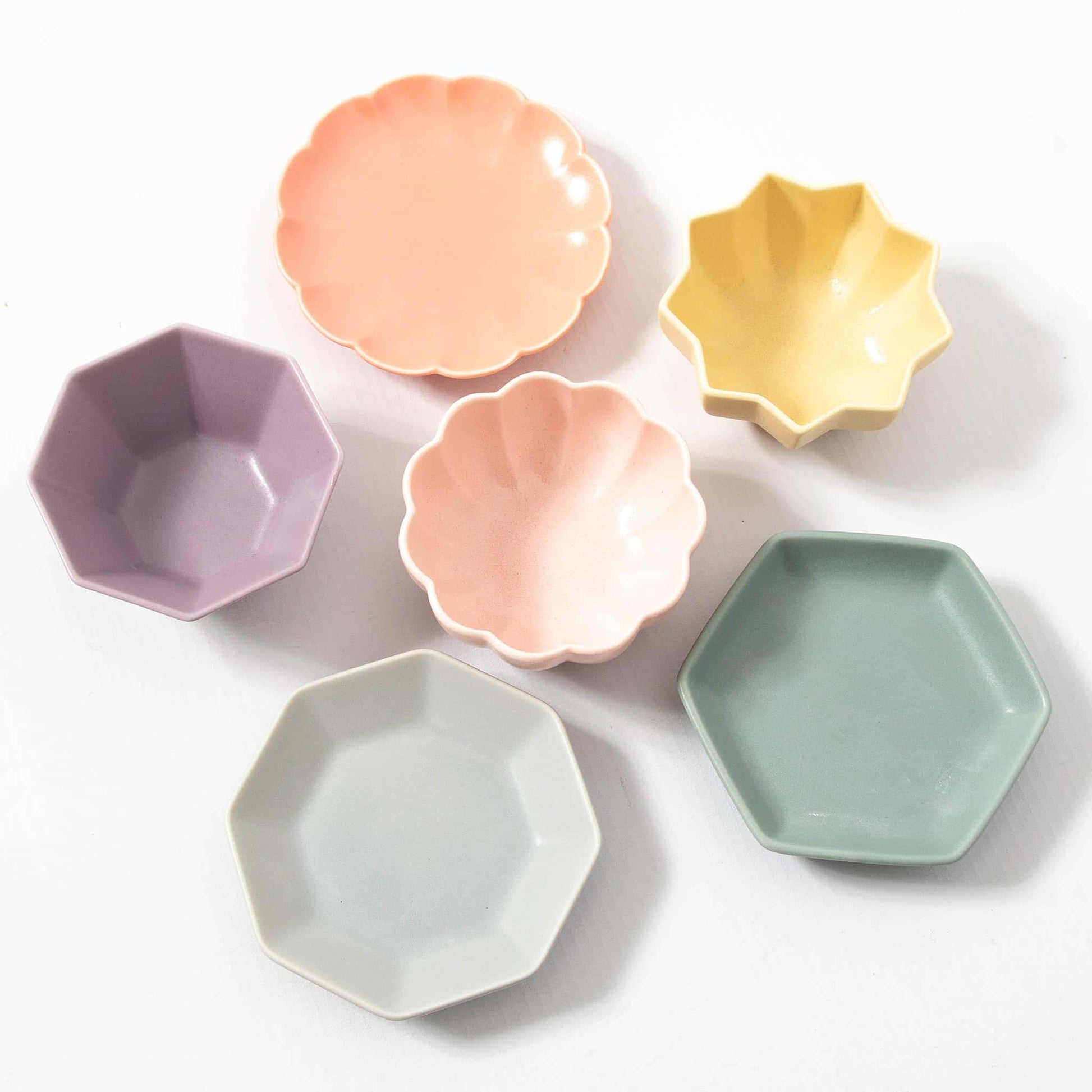 Yoyoka Set of Small Plates and Bowls (Set of Six)