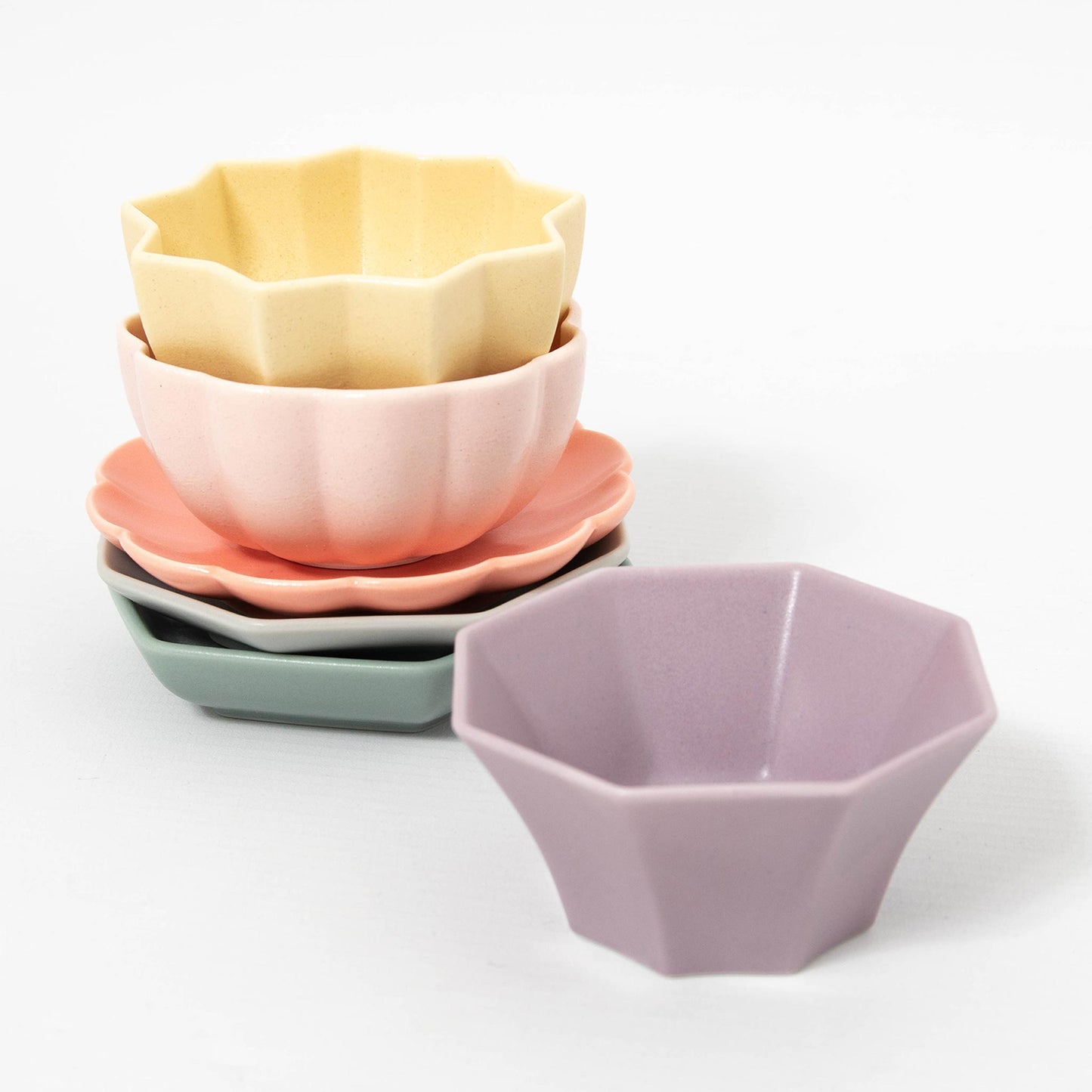 Yoyoka Set of Small Plates and Bowls (Set of Six)