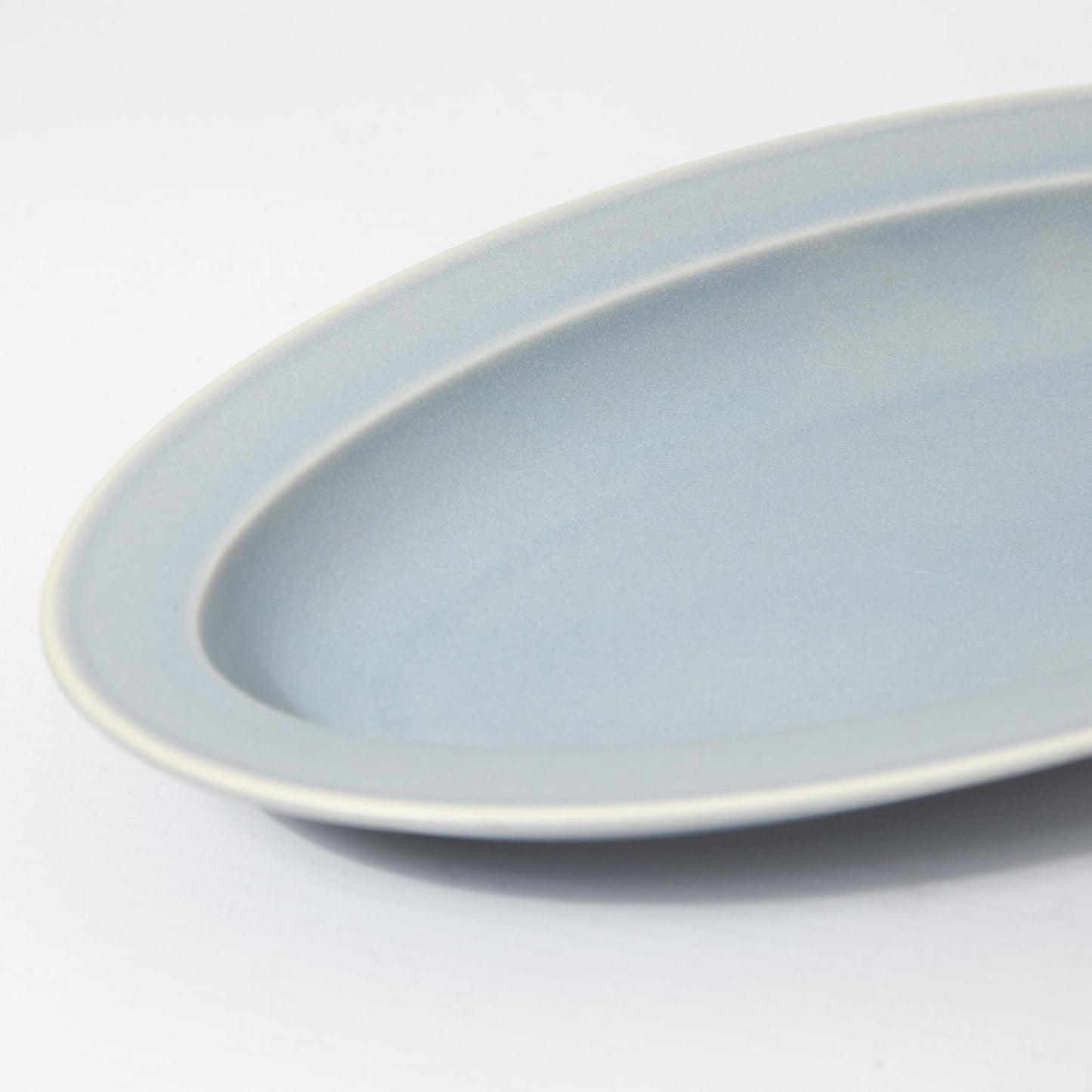 Rimmed Oval Plate Matte Grey 24cm