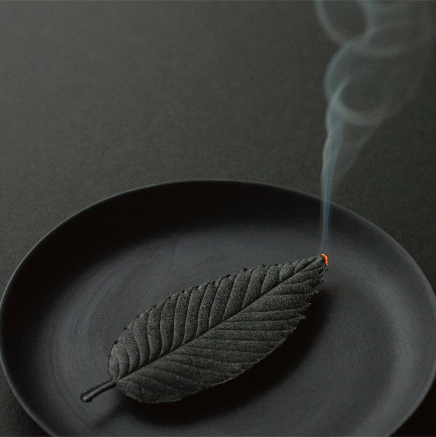 HAKO Special Black Paper Leaf Incense - Focus (Lemon Clove Mint)