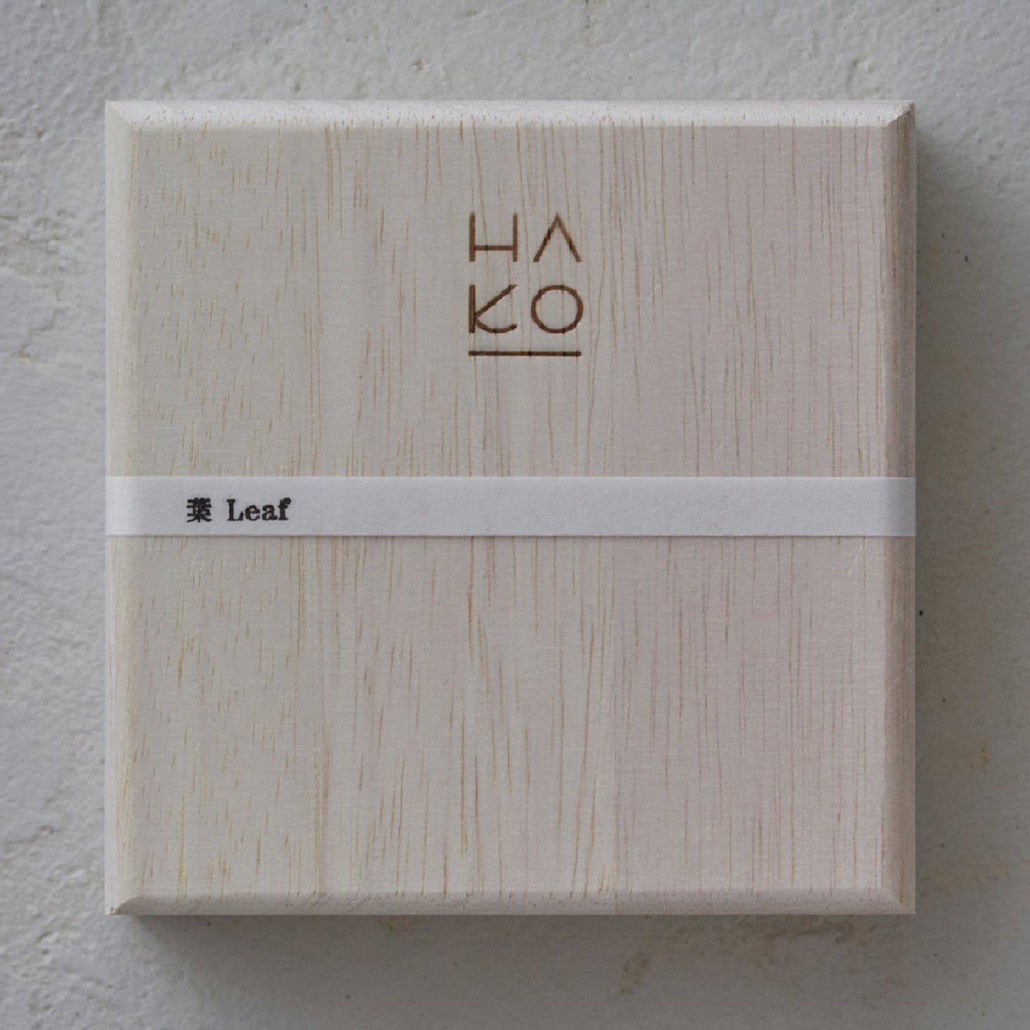 HAKO Box Set of 6 Paper Leaf Incense with a Plate